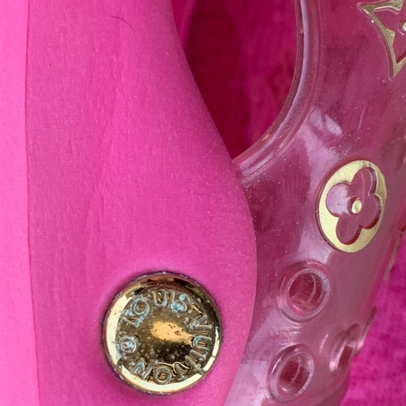 Louis Vuitton Vibrant Pink Slides - Picture 6 of 7